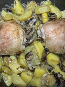 Запеченная курица с грибами и брюссельской капустой