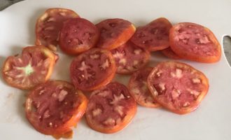 Запеченный кабачок в духовке с фаршем, сыром и помидорами
